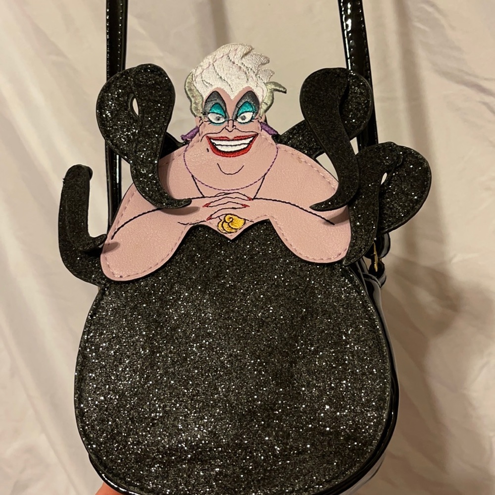 Disney Danielle Nicole cross body bag.